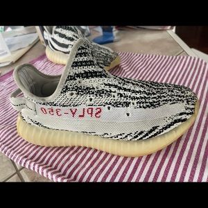 Yeezy 350 Boost v2 (Zebra) (Comes with original white laces)
